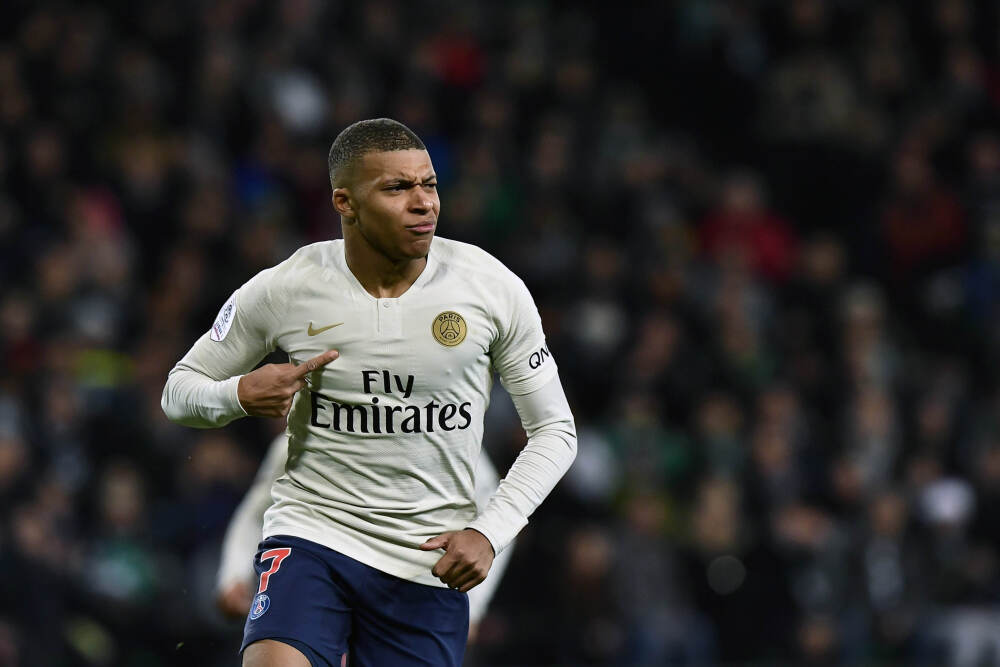 韩庚、卢靖姗晒一家四口合照，官宣二胎得子：“我们的‘好’消息”